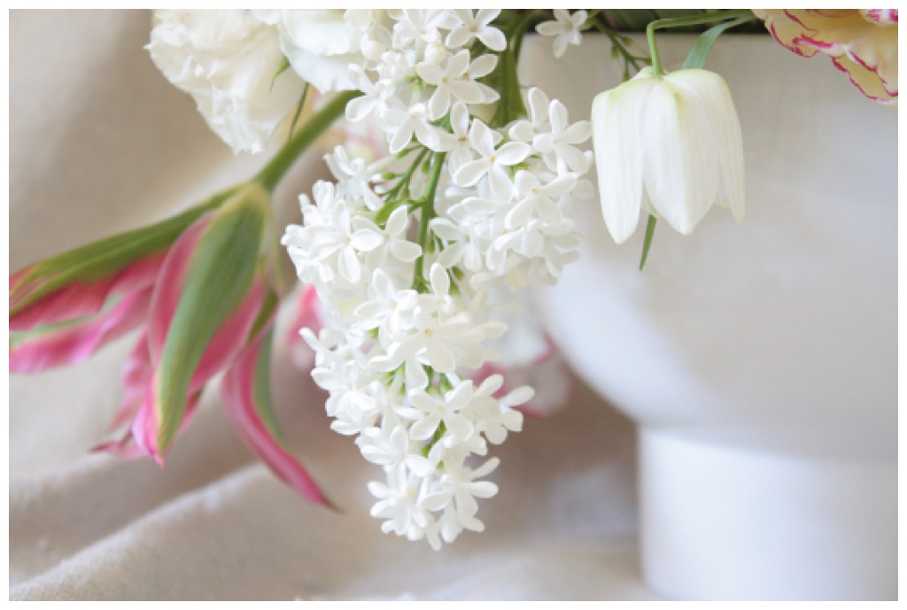 Seattle-Wedding-Florist-Bloom-Poet-Best-May-Wedding-Flowers-Lilac-White White lilac sits in a vase with other delicate spring blooms