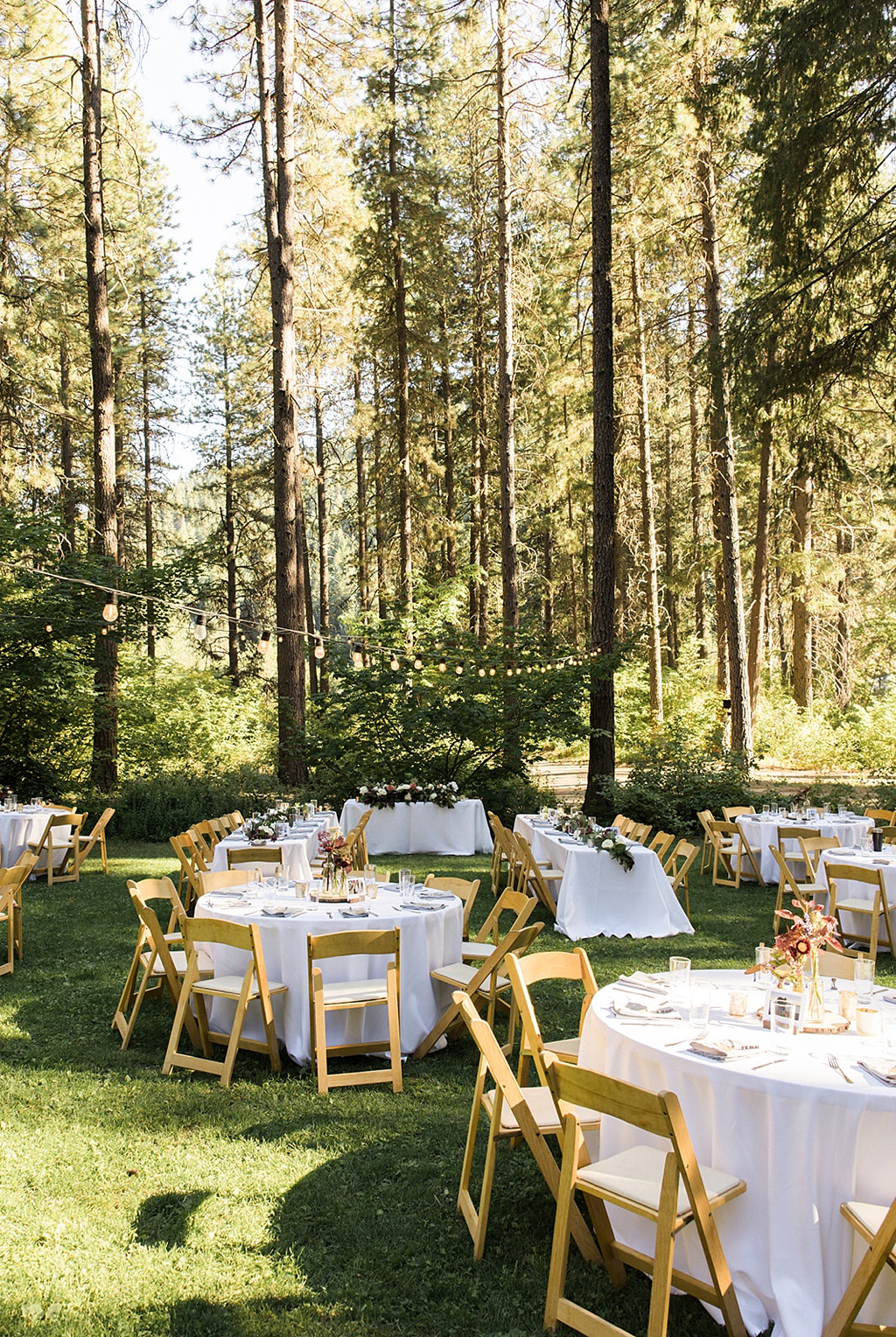 Bloom-Poet-Seattle-Wedding-Florist-Tierra-Retreat-Center-Summer-Wedding-Reception The wedding reception at Tierra Retreat Center