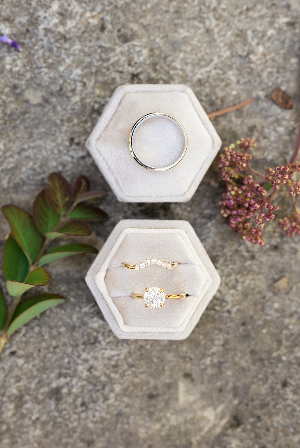 Bloom-Poet-Seattle-Wedding-Florist-Tierra-Retreat-Center-Wedding-Rings The wedding rings and flowers