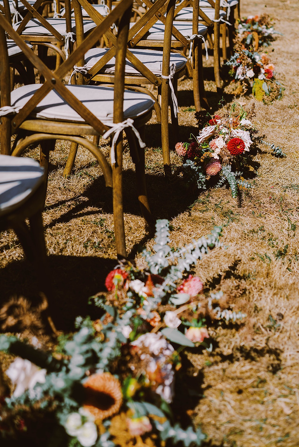 Bloom-Poet-Seattle-Wedding-Florist-Summer-Wedding-Aisle-Flowers.jpg Aisle flowers line the aisle at this summer wedding