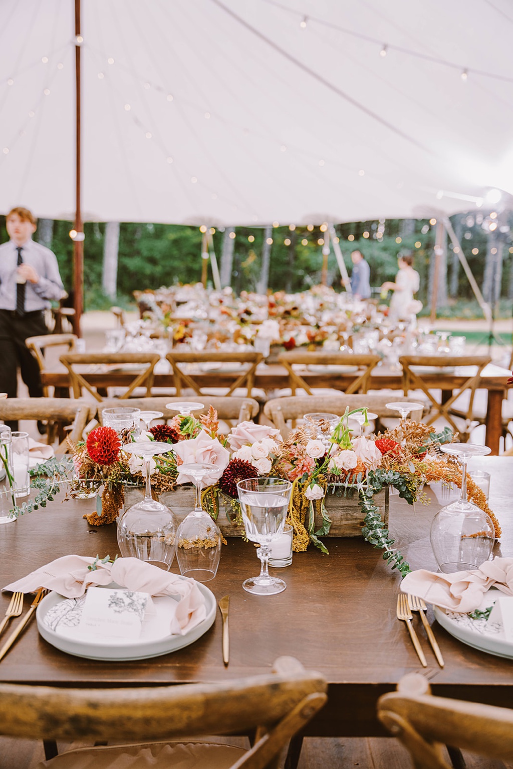 Bloom-Poet-Seattle-Wedding-Florist-Summer-Wedding-Long-Table-Flowers.jpg A long farm table with floral arrangement at this tented summer wedding reception